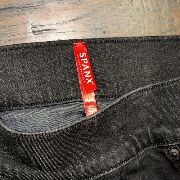 SPANX Vintage Distressed Ankle Skinny Jeans, black, size medium - Picture 6 of 7